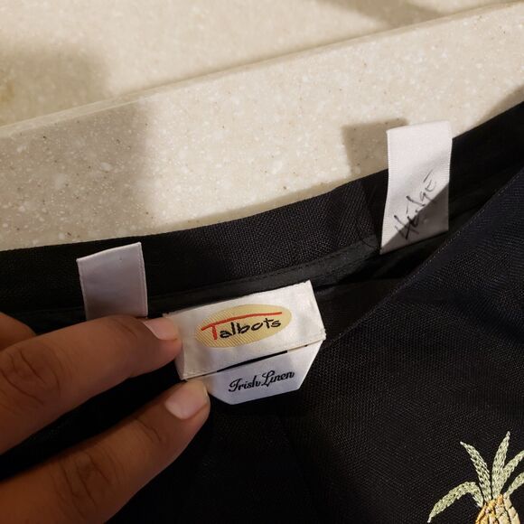 Talbots Crop Pants 8 Women's Irish Linen Black Embroidered Printed Fruit High - Picture 8 of 9